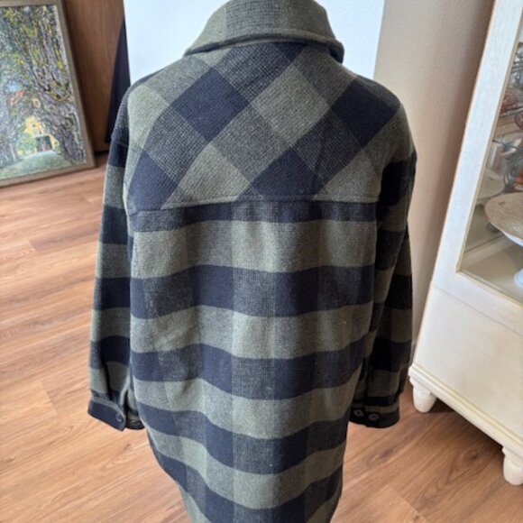 RDI Womens Heavy Flannel Green Plaid Unisex Shacket Jacket EUC Large - Picture 3 of 6